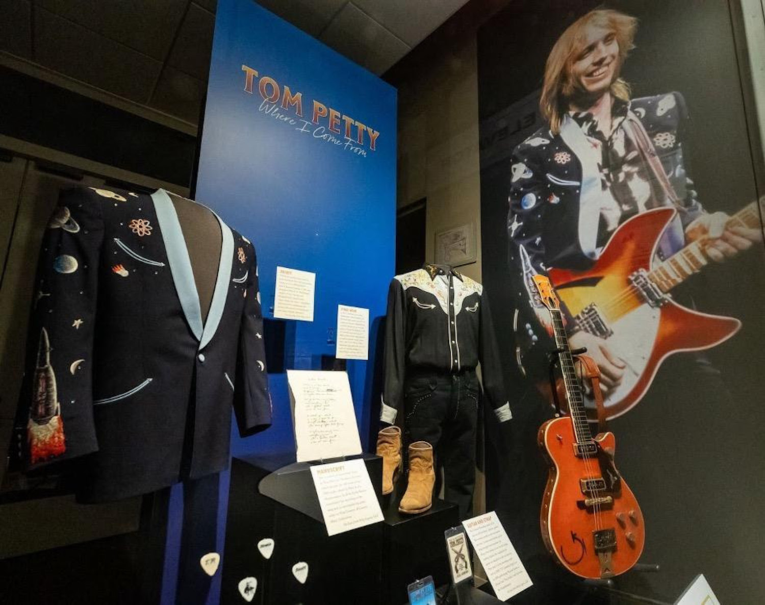 Tom Petty memorial © The Country Music Hall of Fame