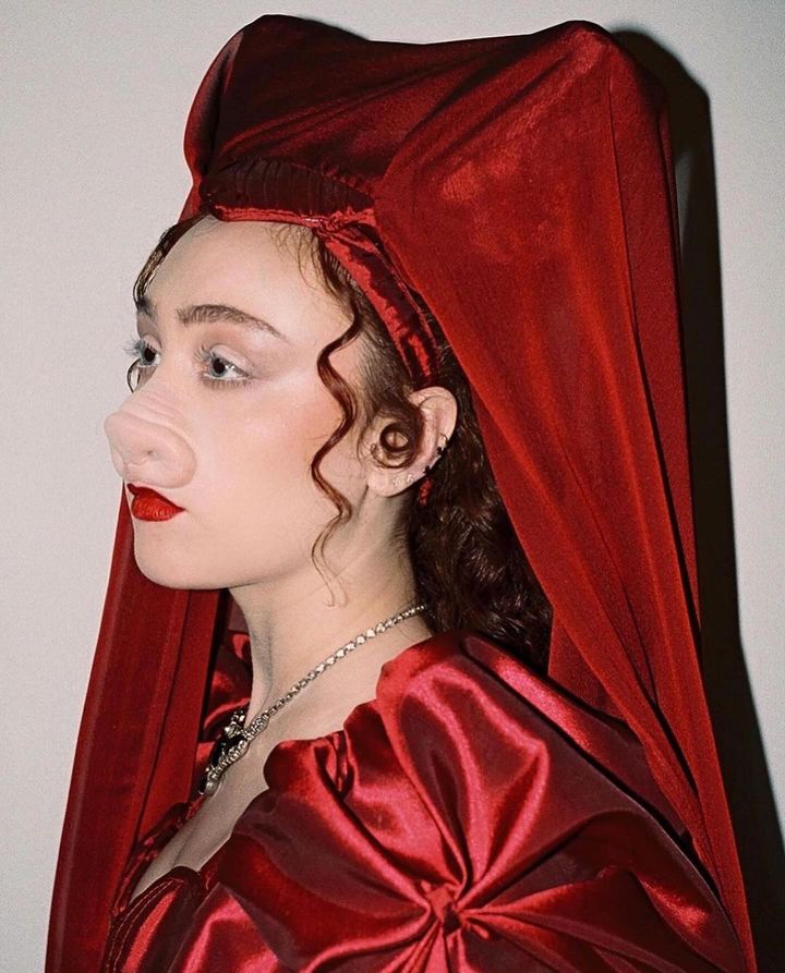 Chappell Roan poses for the Black Carpet at Universal Music Group’s 66th Grammy Awards After-Party celebration © Ryan Lee Clemens