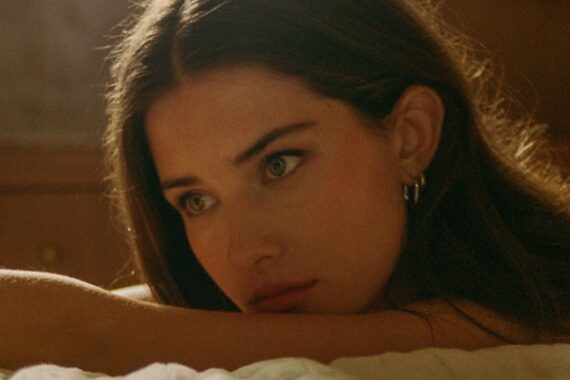 Isabel Dumaa "C'est La Vie" © Breanna Lynn