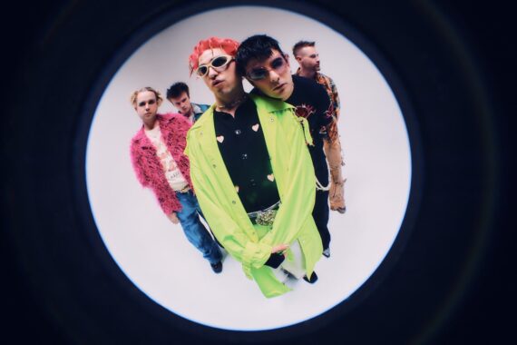 Fontaines D.C. 'Romance' © Theo Cottle