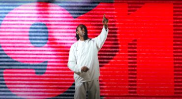 Gosha Guppy "911 (Sex Through WhatsApp)" © Milo Hume