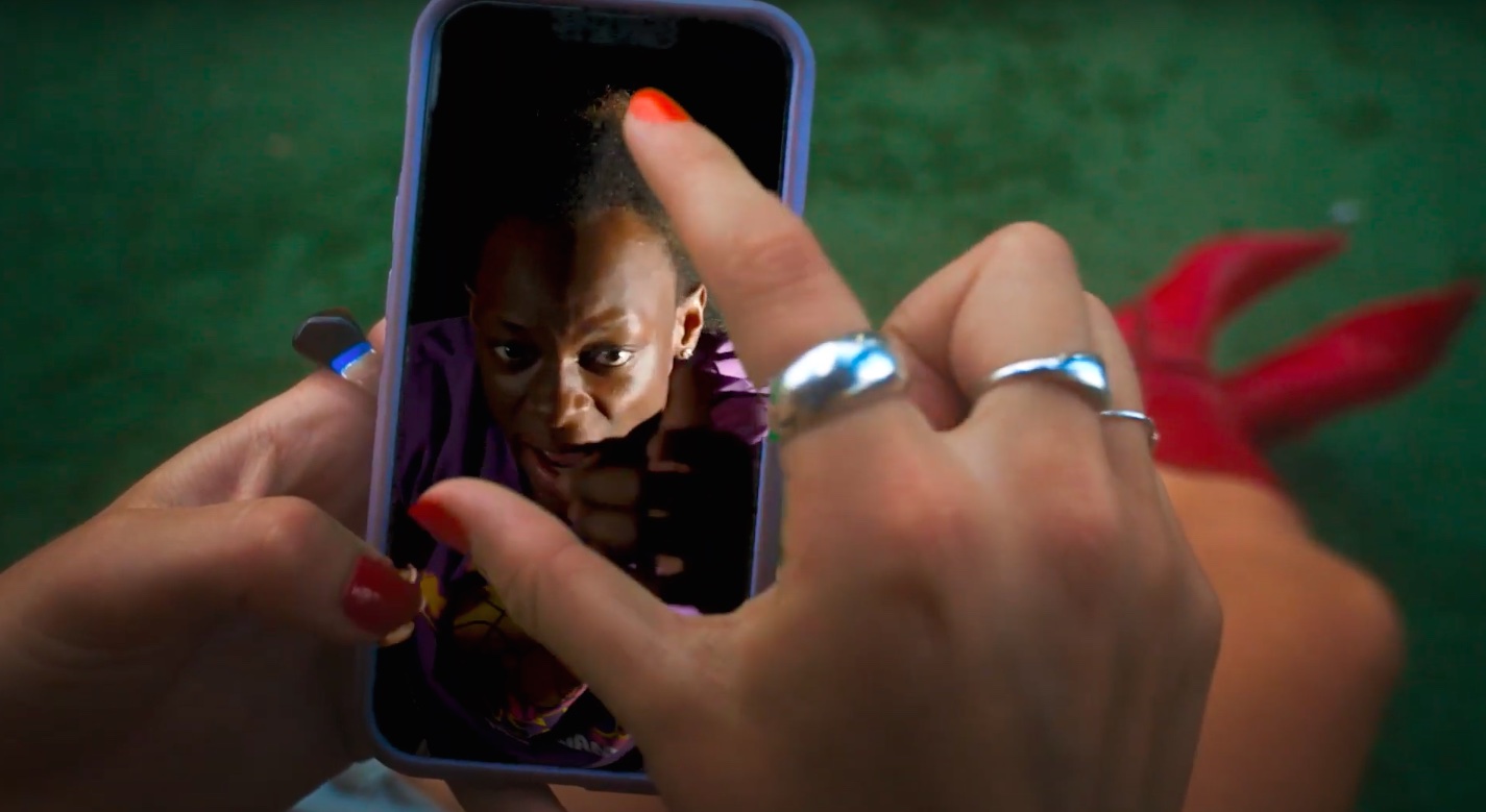 Gosha Guppy "911 (Sex Through WhatsApp)" © Milo Hume