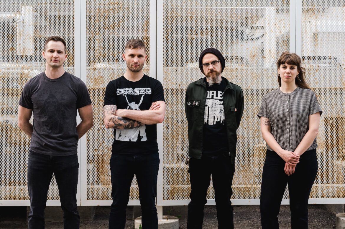 KEN Mode © Brenna Faris