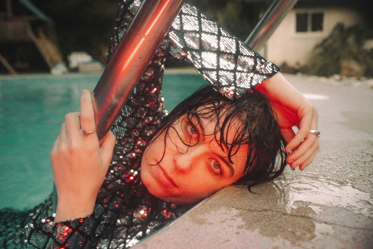 Bathe Alone © Lindsay Thomaston