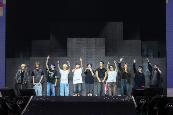 SEVENTEEN in San Diego © Courtesy of PLEDIS Entertainment