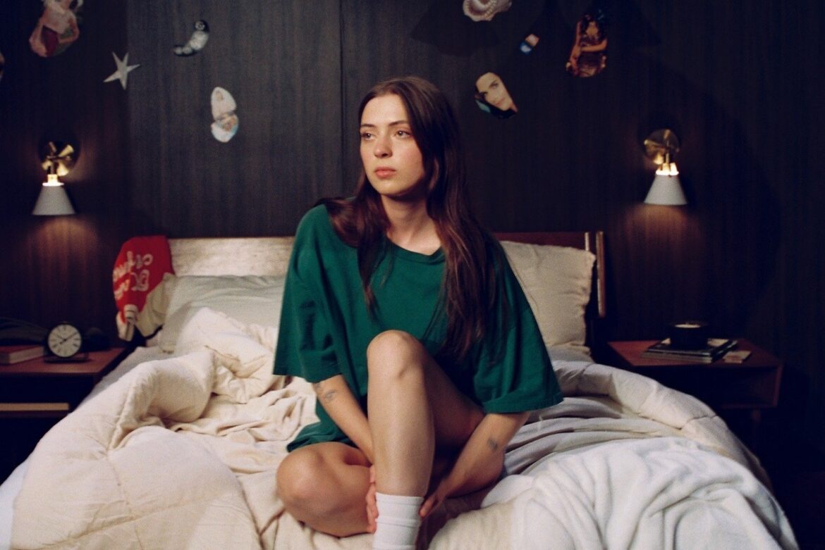 Lizzy McAlpine © Neema Sadeghi