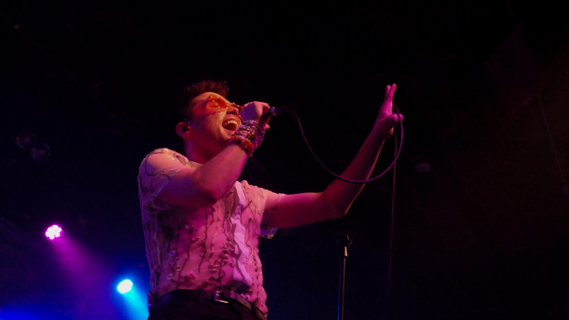 Sub Radio © Annaliese Baker