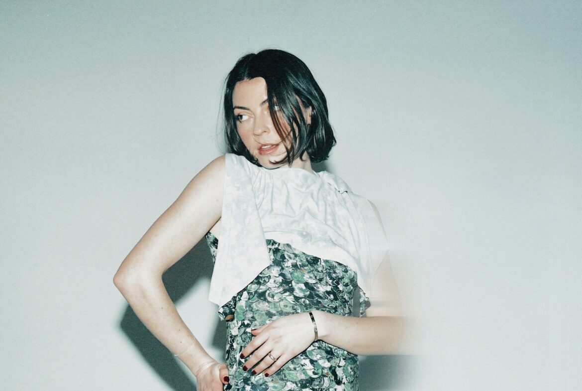 Anna Shoemaker 'Someone Should Stop Her' © Shervin Lainez