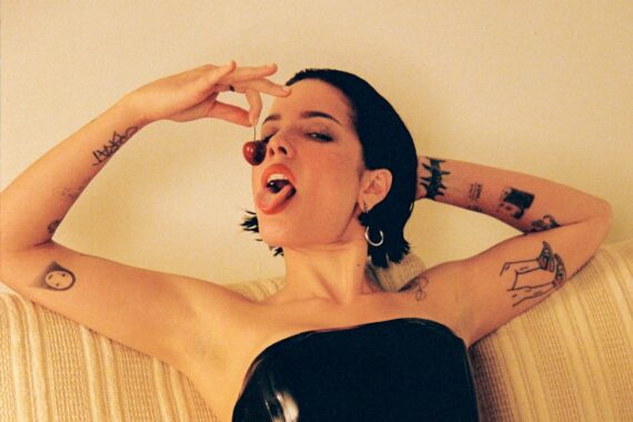 Halsey "safeword" © Sarah Pardini