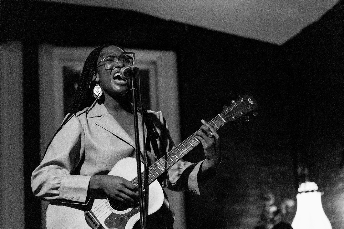 Maya Elizabeth © Kent Edwards