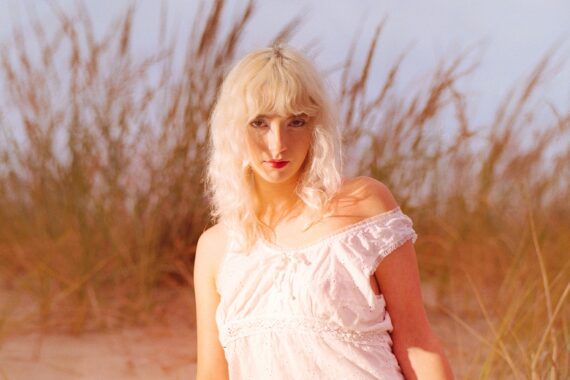 girlpuppy © Tonje Thilesen