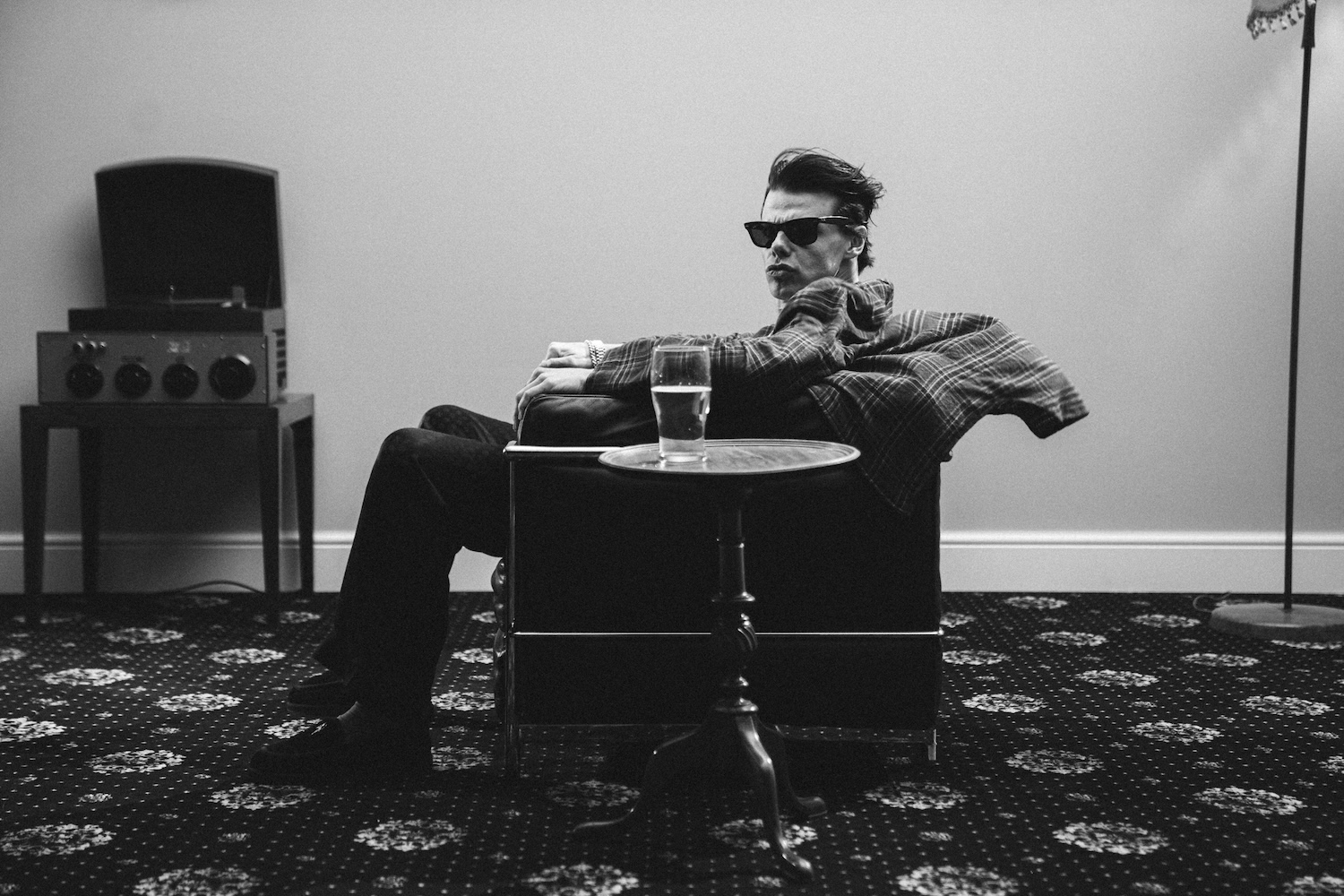 YUNGBLUD "Lovesick Lullaby" music video screenshot