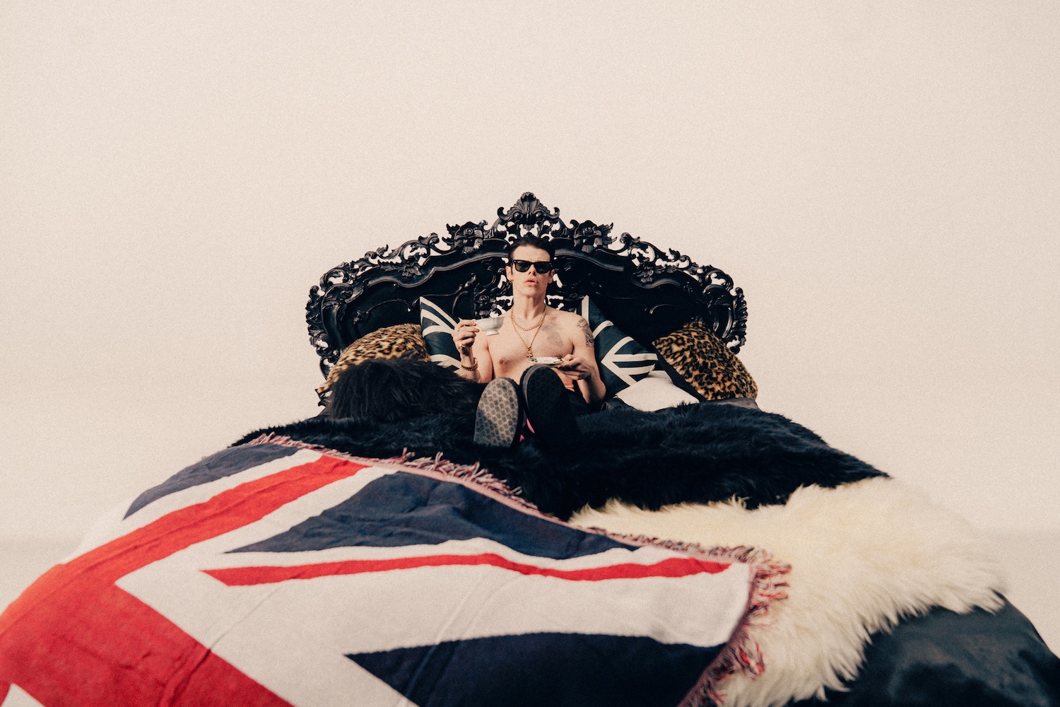 YUNGBLUD "Lovesick Lullaby" music video screenshot