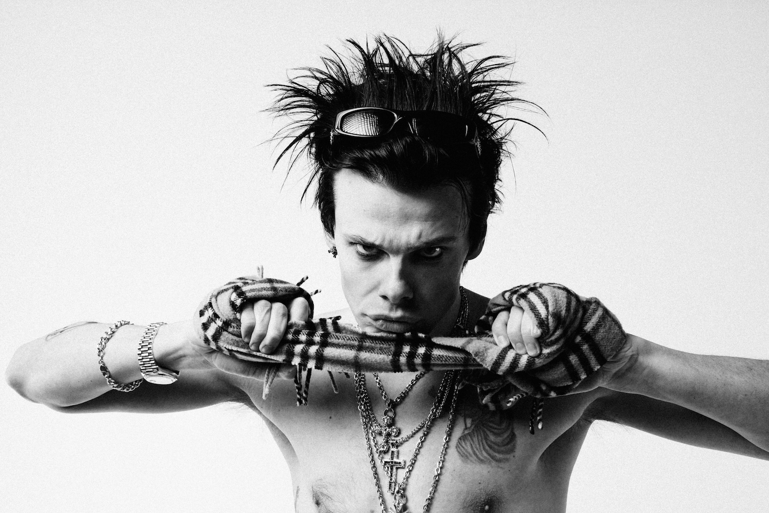 YUNGBLUD "Lovesick Lullaby" © Tom Pallant