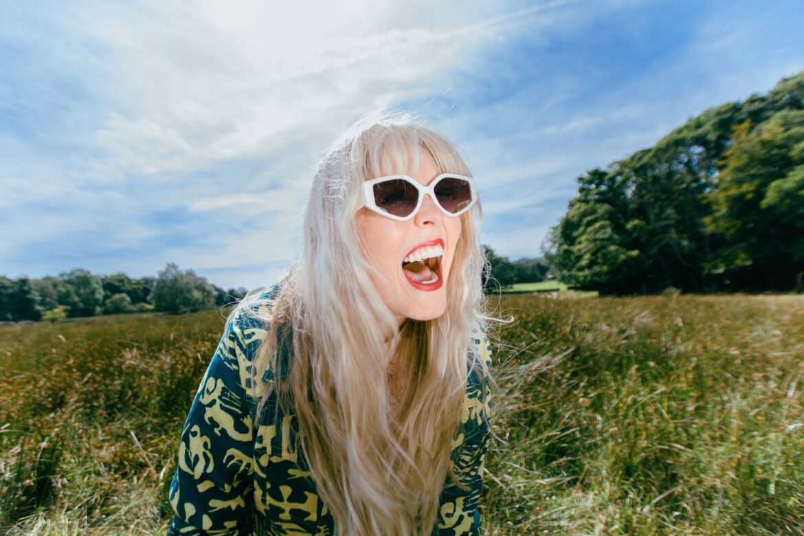 Litany's Beth Cornell © Marieke Macklon