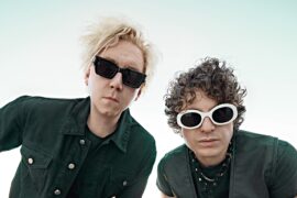 The Kooks' Luke Pritchard (R) and Hugh Harris (L) © 2025