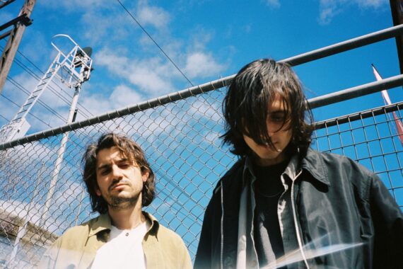 Armlock © Phoebe Cockburn