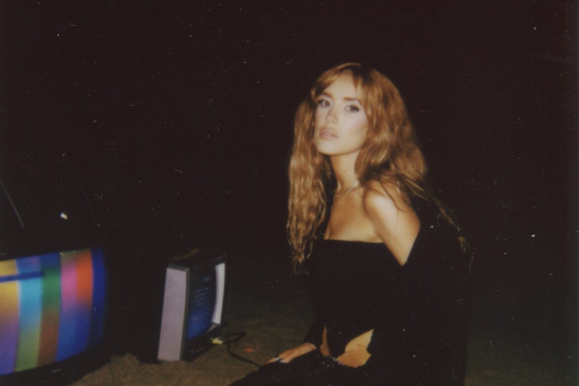 Laci Kaye Booth "George F****** Strait" © Natalie Sakstrup