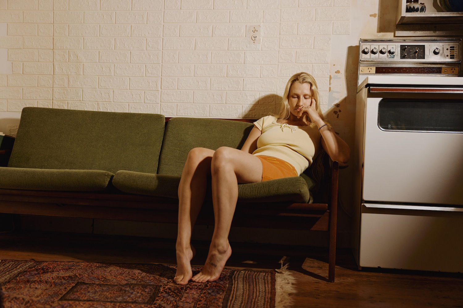 Billie Marten 'Dog Eared' © Frances Carter