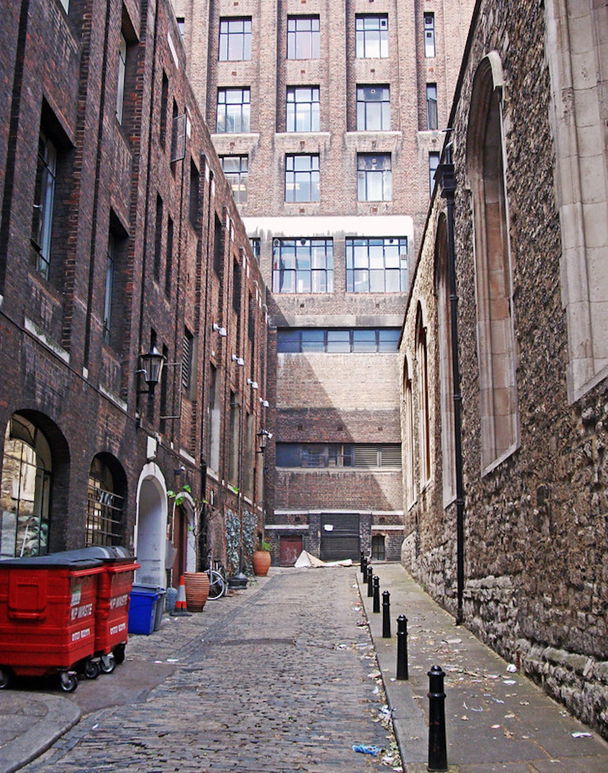 O Savoy Steps de Londres - onde Dylan filmou 'Subterranean Homesick Blues' com Ginsberg. Fotografia de Donnchadh H.