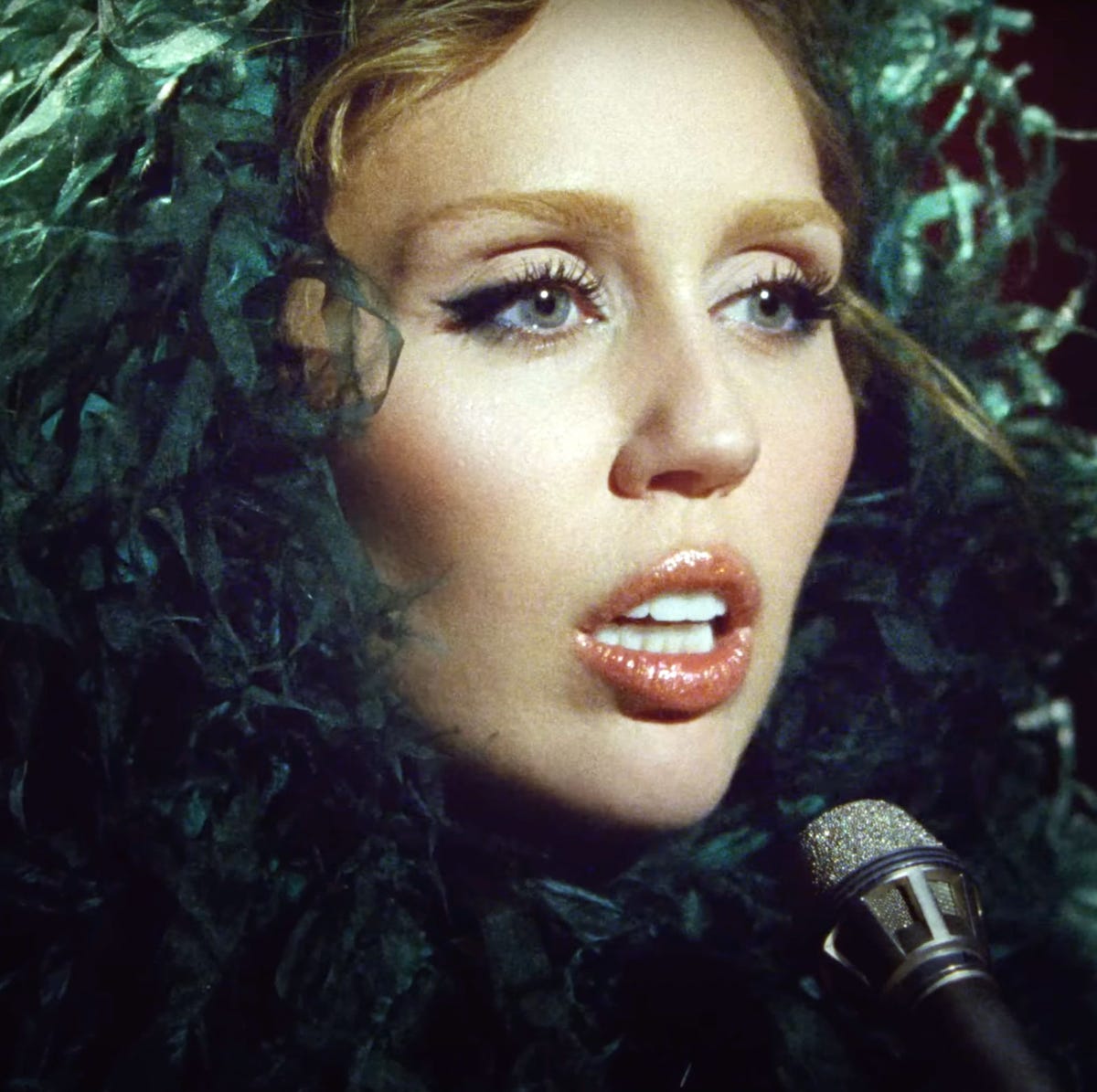 Miley Cyrus © Glen Luchford