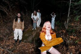 Wet Leg "davina mccall" © Alice Backham