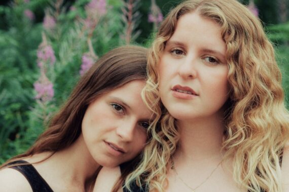 Hannah Grace and Gabrielle Aplin © Nat Michele