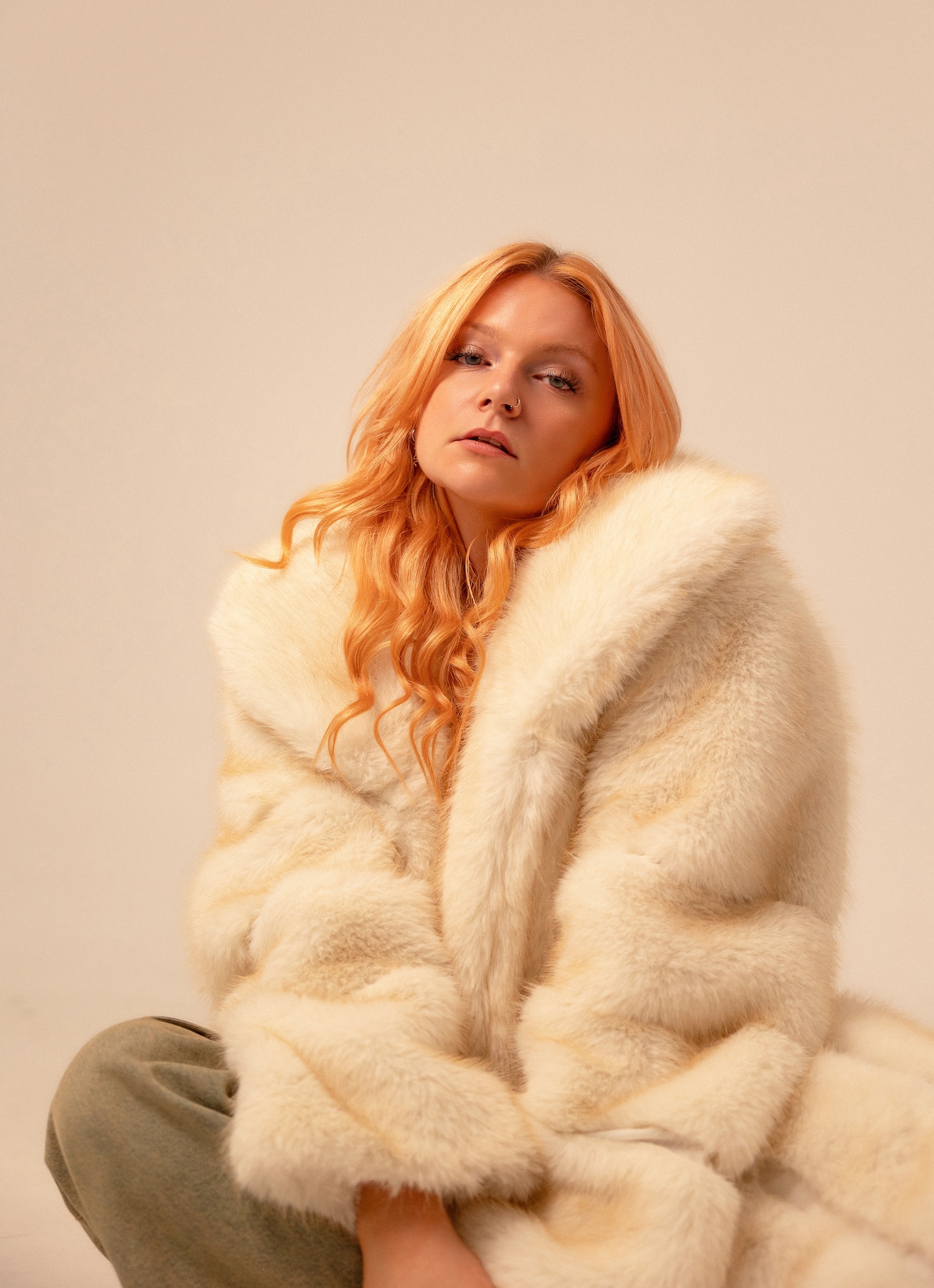 JESSIA "Therapy & Yoga" © Chase Hanssen