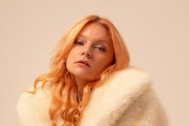 JESSIA "Therapy & Yoga" © Chase Hanssen