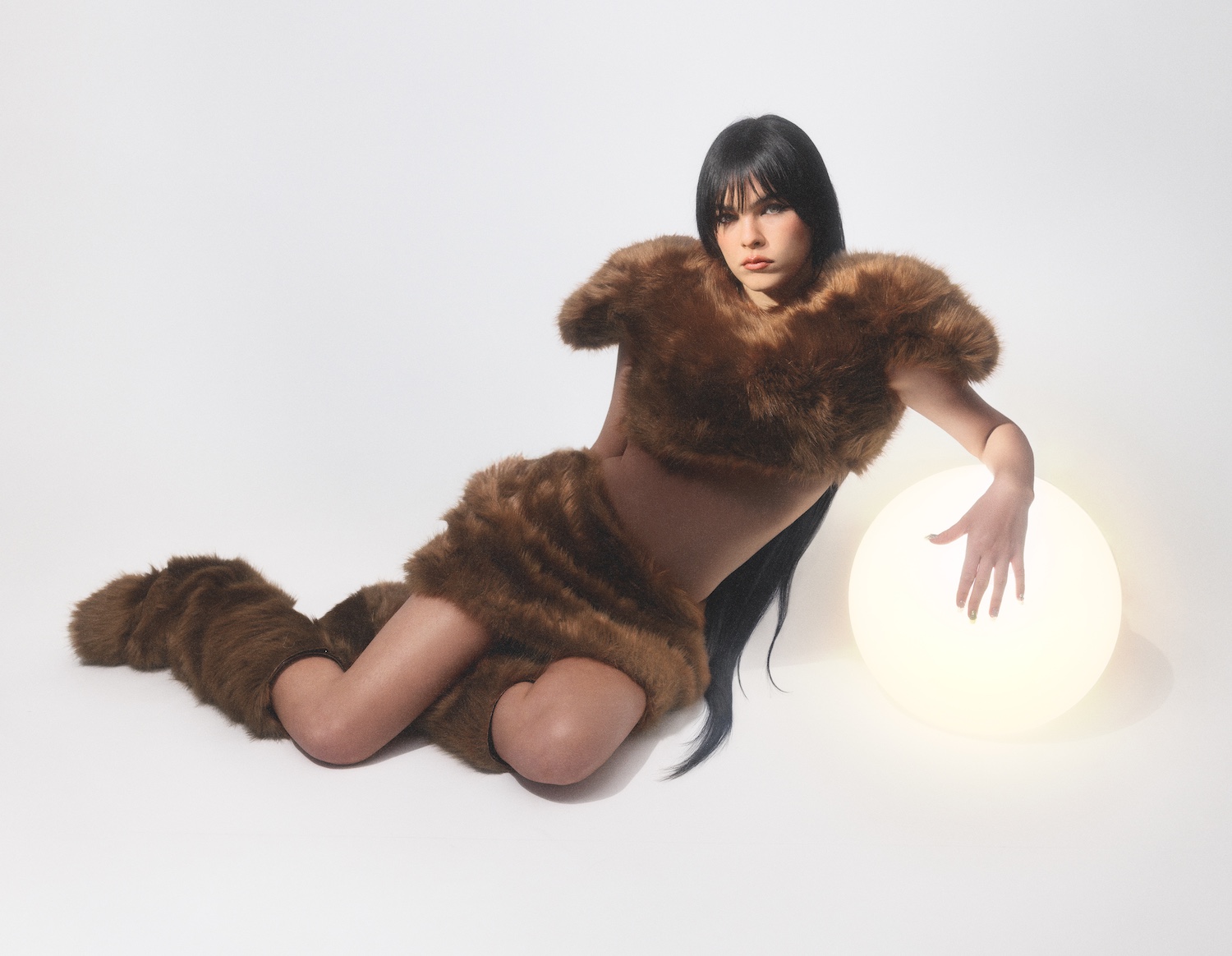 BENEE 'Ur An Angel I’m Just Particles' © Jorge Rico