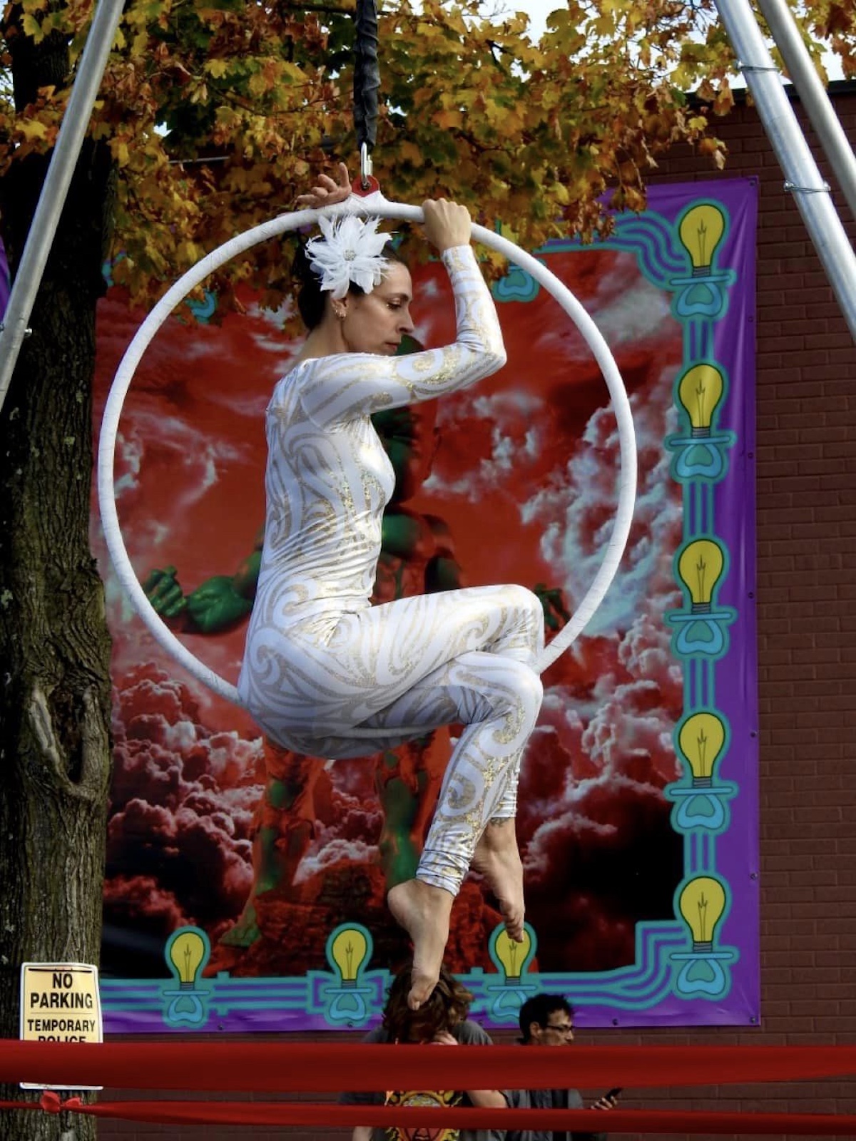 Aerialist Amanda Janec performs at 2022's Beacon Bonfire © Ron English