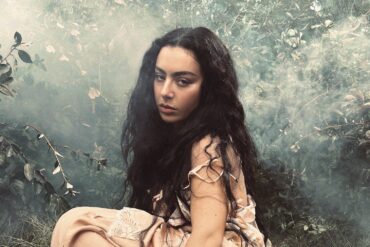 Charli xcx "House" © Paul Kooiker