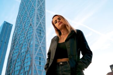 ELUNIA "Strobe Lights" © Brenda Huerta Rodríguez