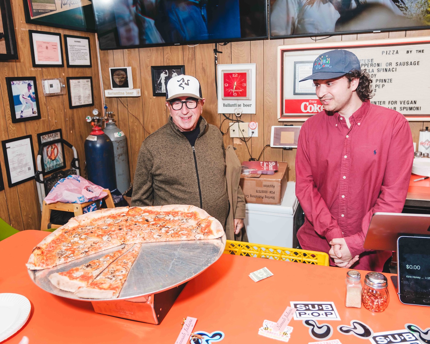 Hannah Jadagu at Paulie Gee’s in Brooklyn, NY on October 23, 2025 © Emilio Herce