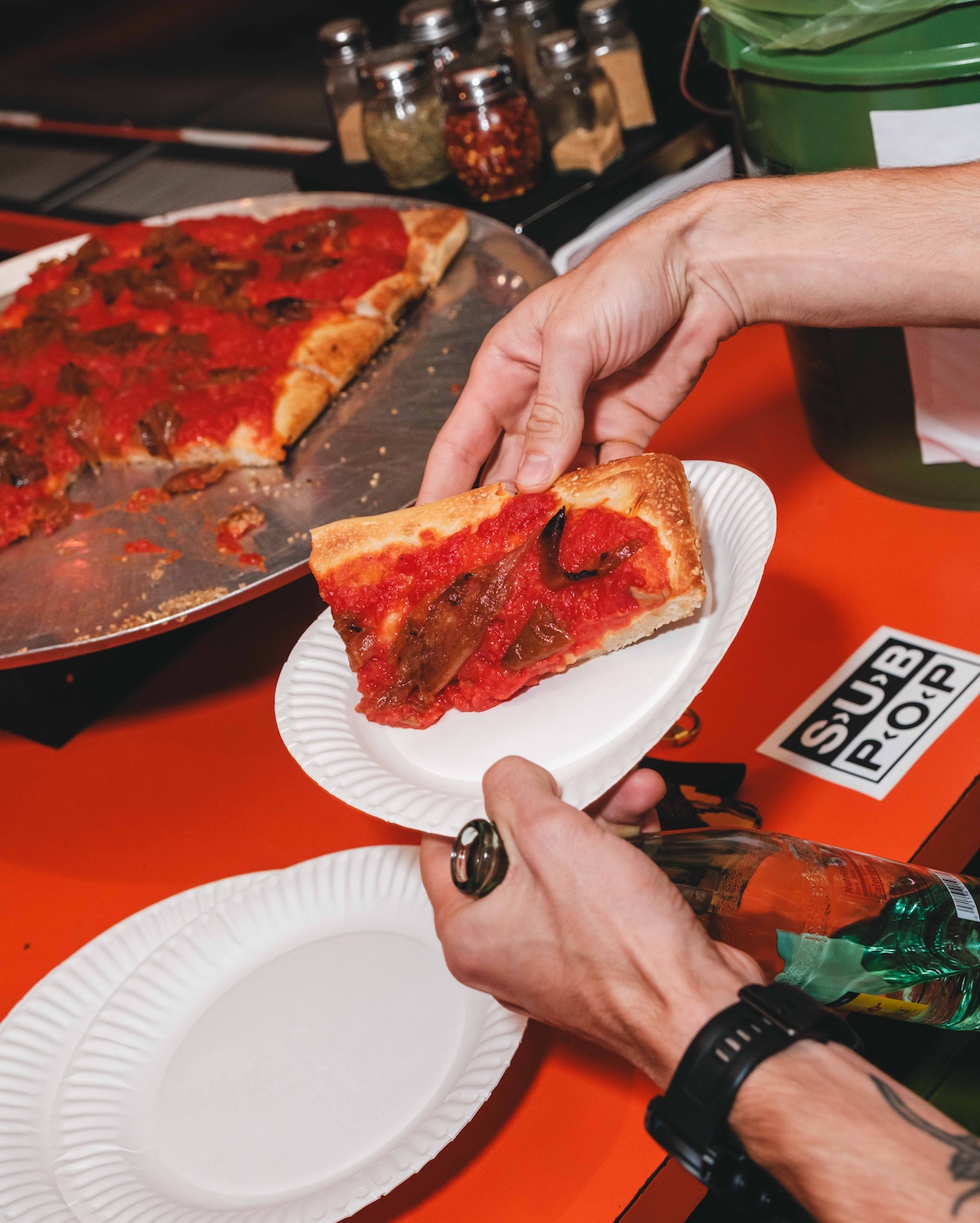 Hannah Jadagu at Paulie Gee’s in Brooklyn, NY on October 23, 2025 © Emilio Herce