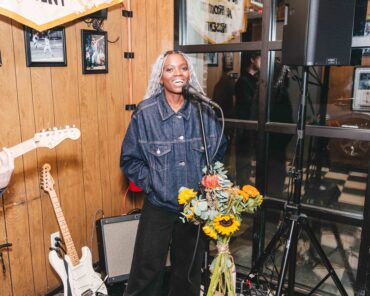 Hannah Jadagu at Paulie Gee’s in Brooklyn, NY on October 23, 2025 © Emilio Herce