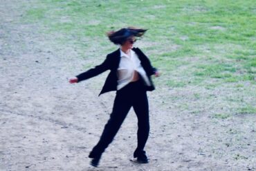 Izzy Outerspace "Closer" © 2025