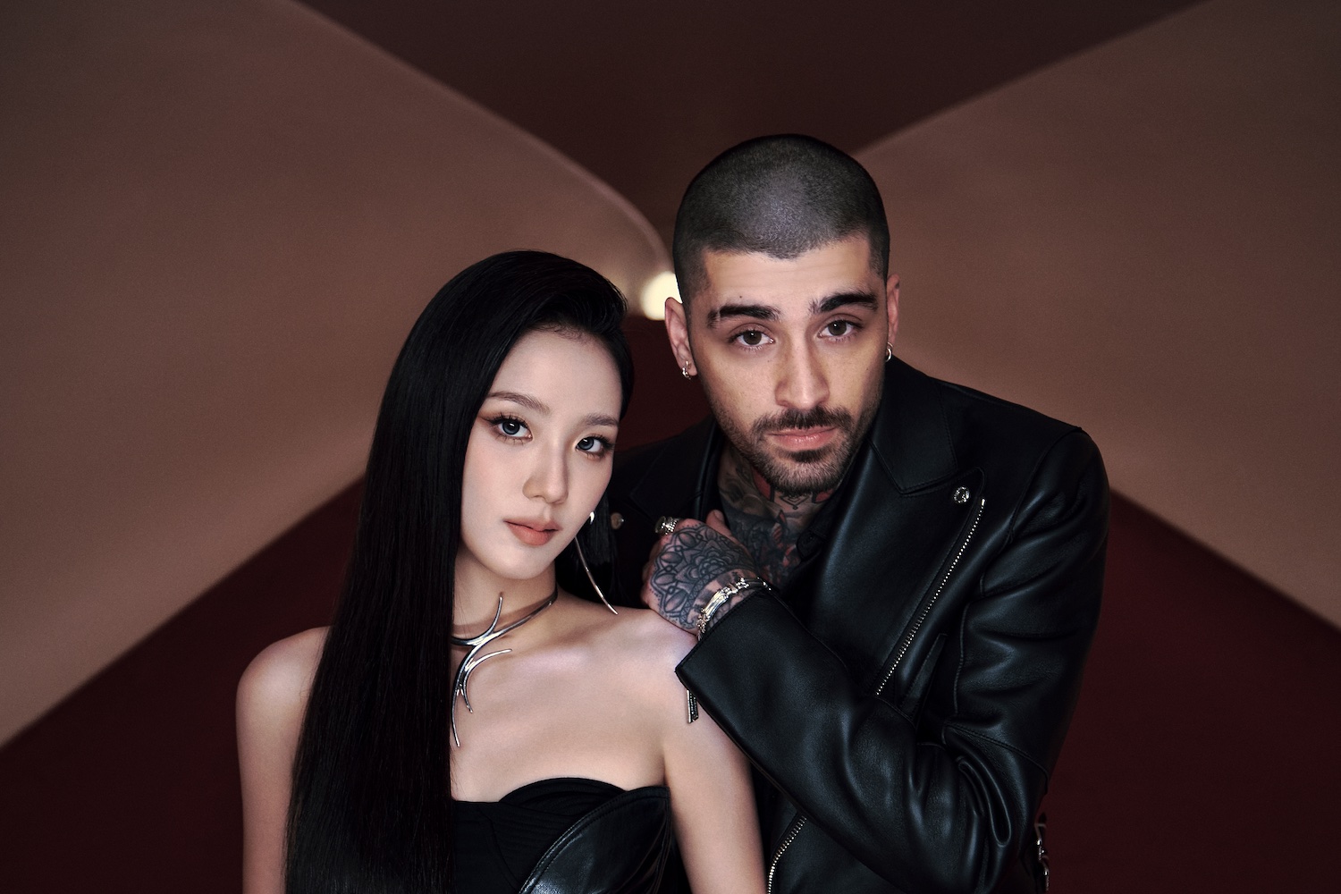 JISOO and ZAYN Deliver a Tender Pop Moment with “EYES CLOSED