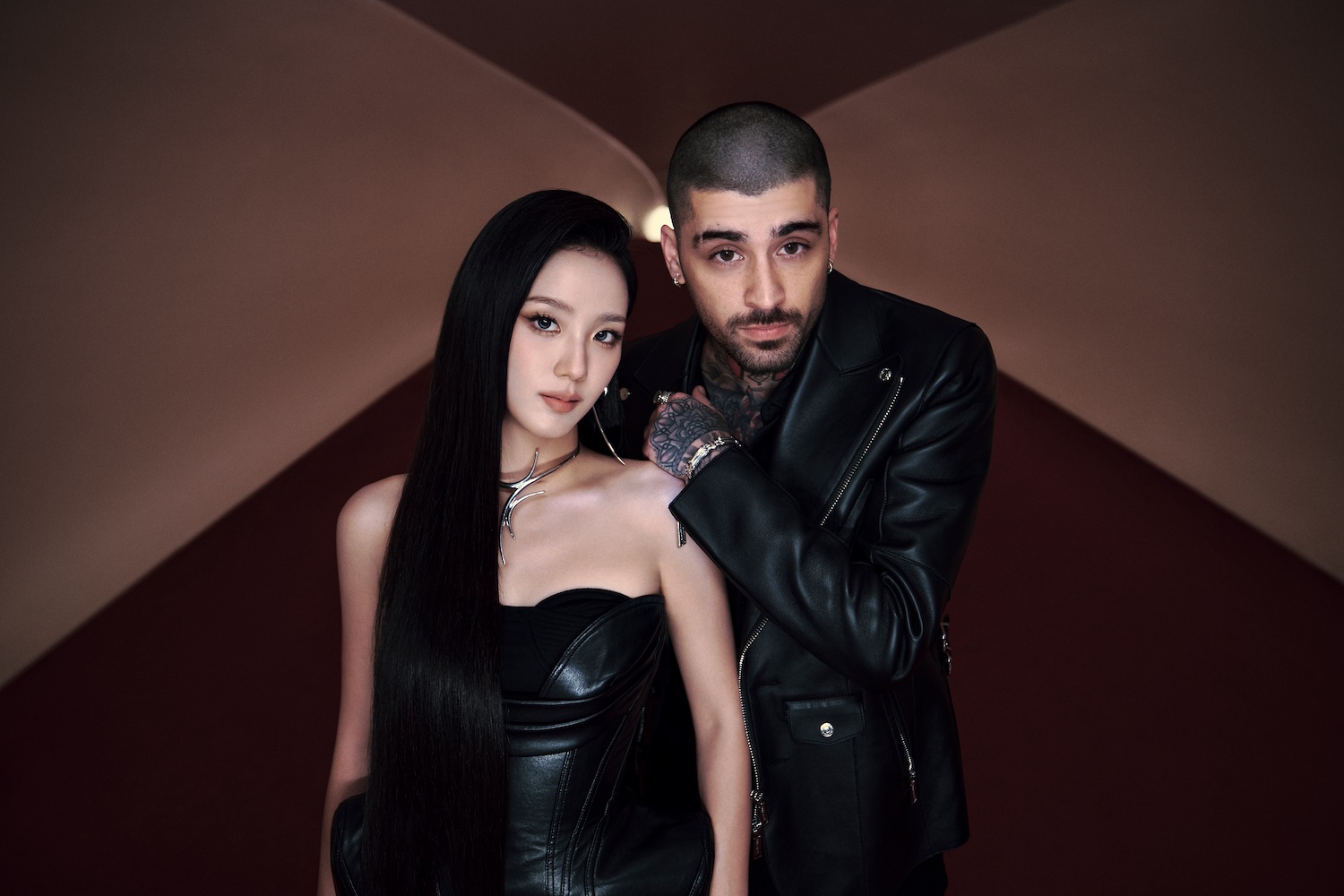 JISOO x ZAYN "EYES CLOSED" © courtesy of the artist