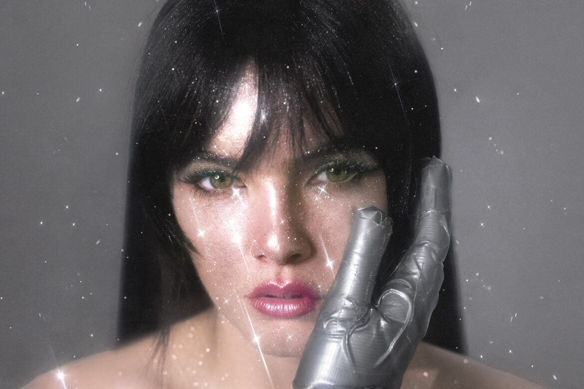 BENEE - Ur An Angel I’m Just Particles