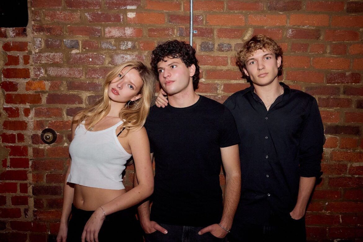 Jade Street (Zachary Zwelling, Eli Meyuhas) and Apple Martin © Maggie London