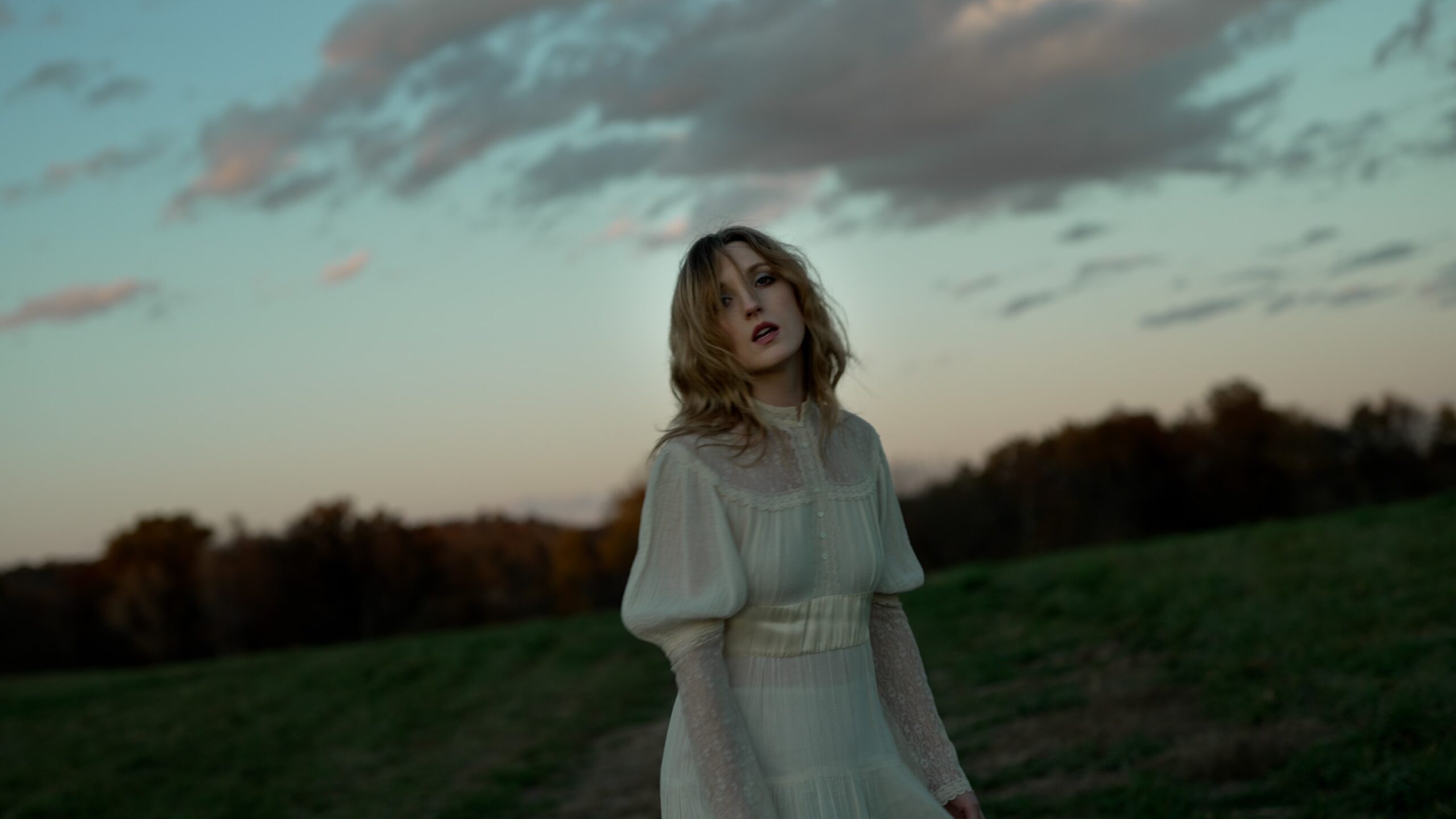 Lizzie Weber and Markéta Irglová "Maria" © Tim Gebauer