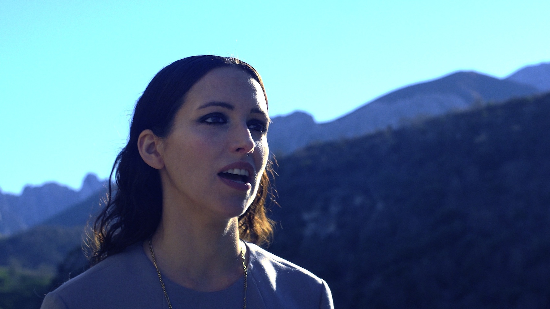 Lucia Rivero "Nowhere" music video still