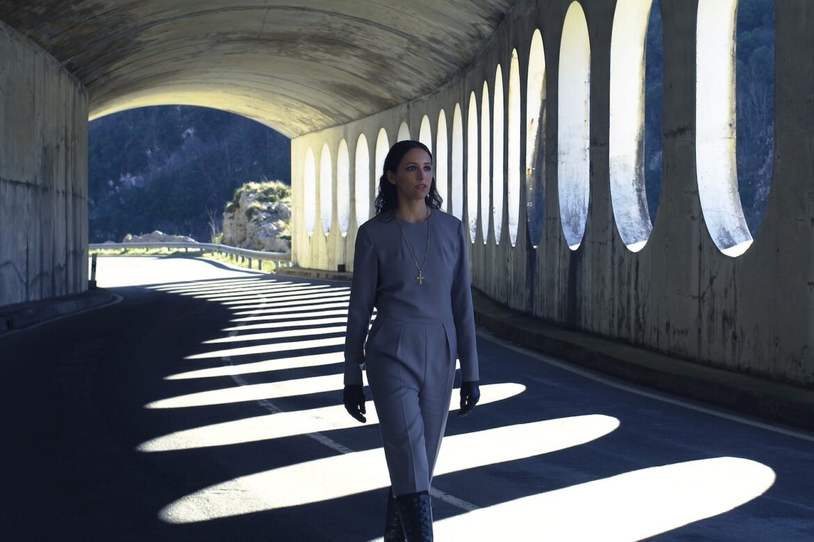 Lucia Rivero "Nowhere" music video still