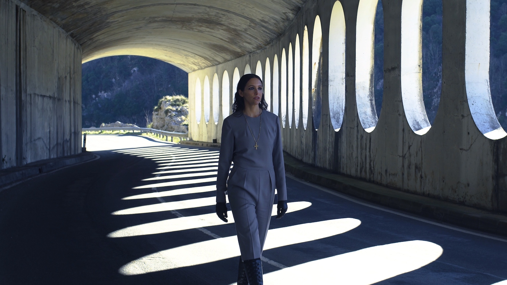 Lucia Rivero "Nowhere" music video still