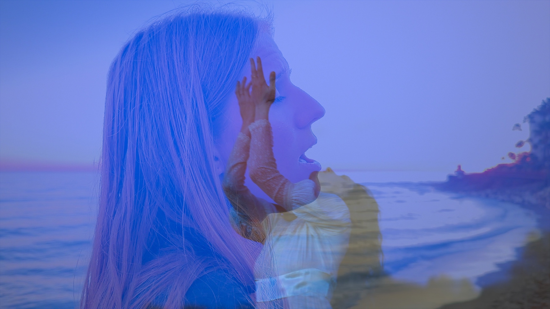 Lizzie Weber and Markéta Irglová "Maria" © Tim Gebauer