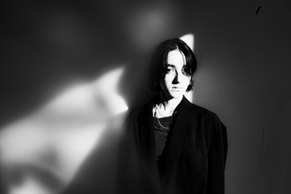 Reem Mitten © Luca Bailey