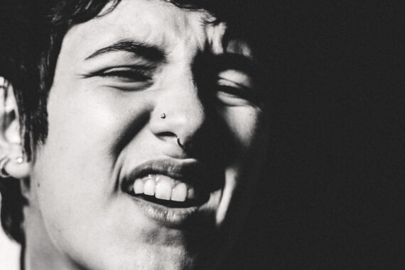 Deadbeat Girl 'Self-Destructor' © Ashley Crichton