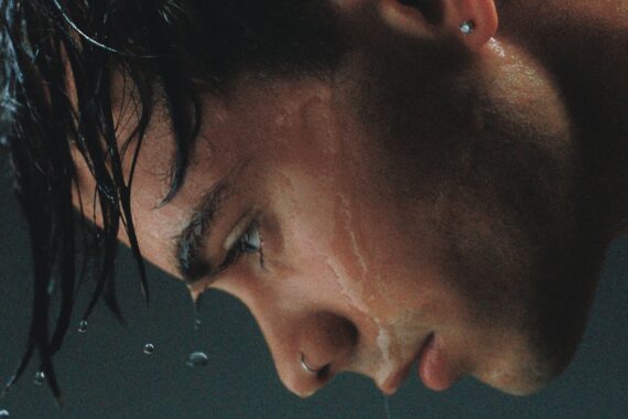 Corbyn Besson 'Head First'