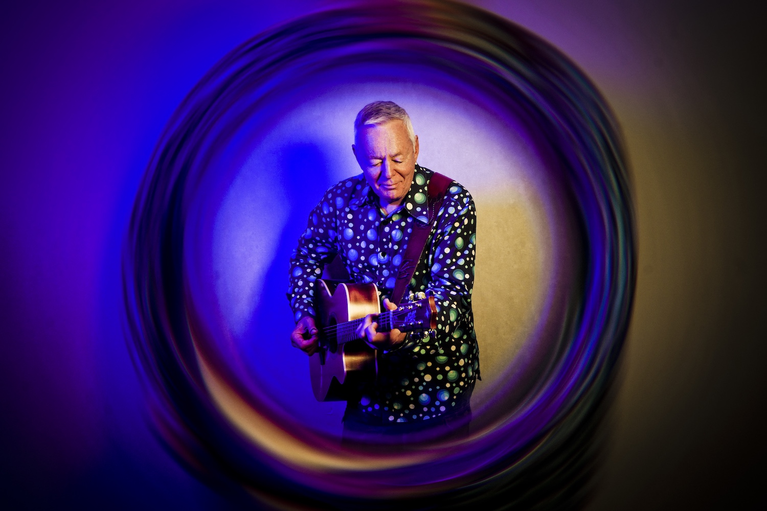 Tommy Emmanuel Reimagines “You Needed Me” with Acoustic Warmth for Valentine’s Day - Atwood Magazine